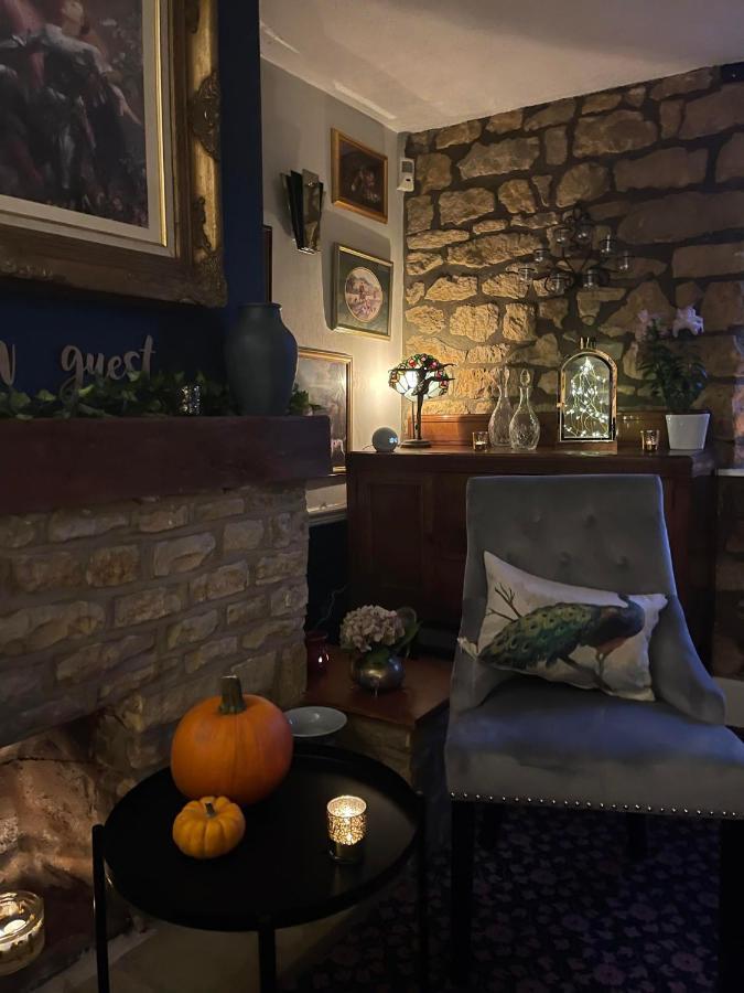 Broadlands (Adults Only) 호텔 버튼온더워터 외부 사진